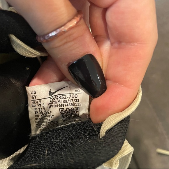 Nike Tiempo jr cleats size 5Y - Picture 7 of 8